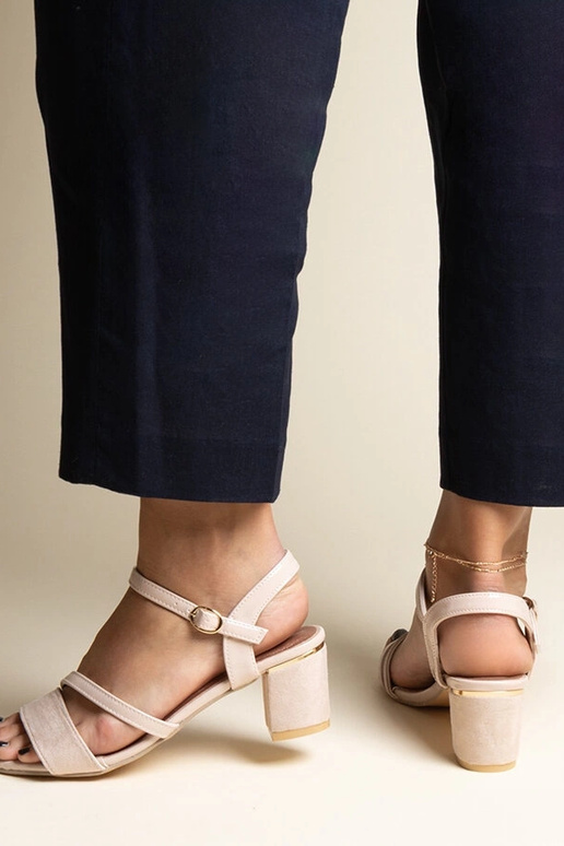 Beige Sandalen im Material-Mix Hambly