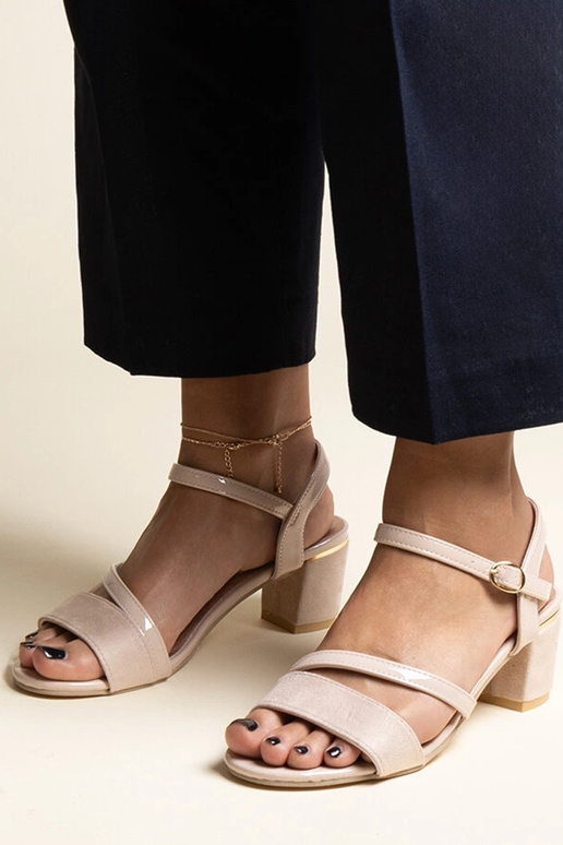 Beige Sandalen im Material-Mix Hambly