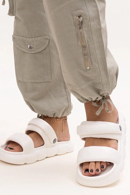 Azewda – Leichte Sandalen aus...