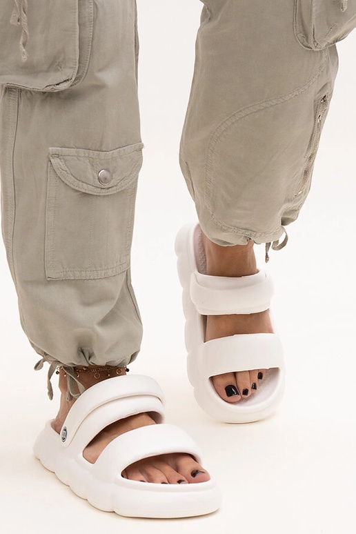 Azewda – Leichte Sandalen aus...