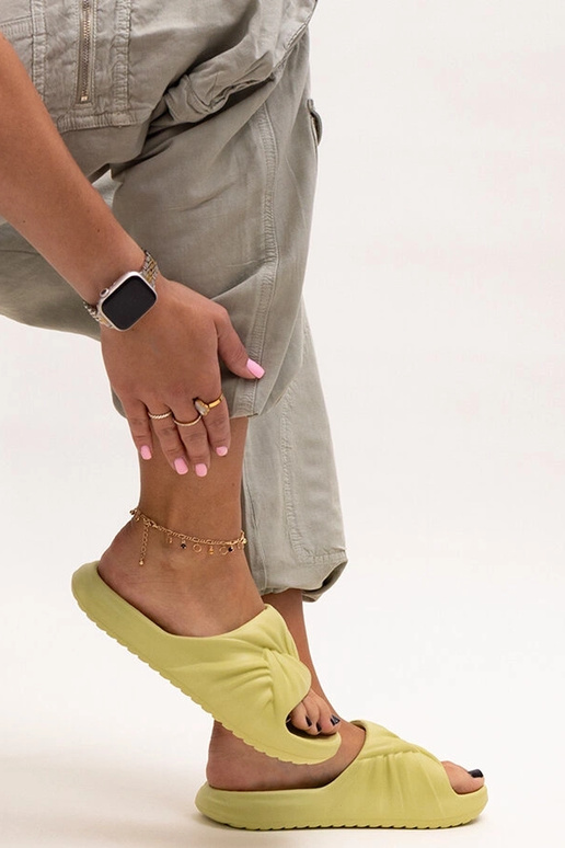 Grüne Flip-Flops aus Cunta-Schaum