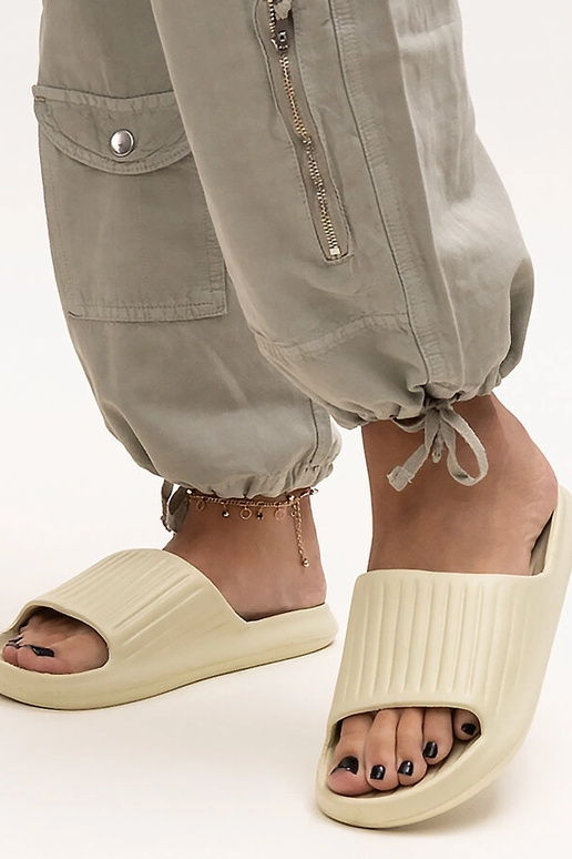 Flip-Flops aus Schaumstoff in Gilly-Grün