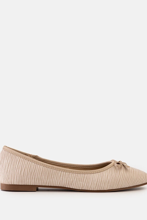 Beige Ballerinas mit Schleife und... Beige Ballerinas mit Schleife und...
