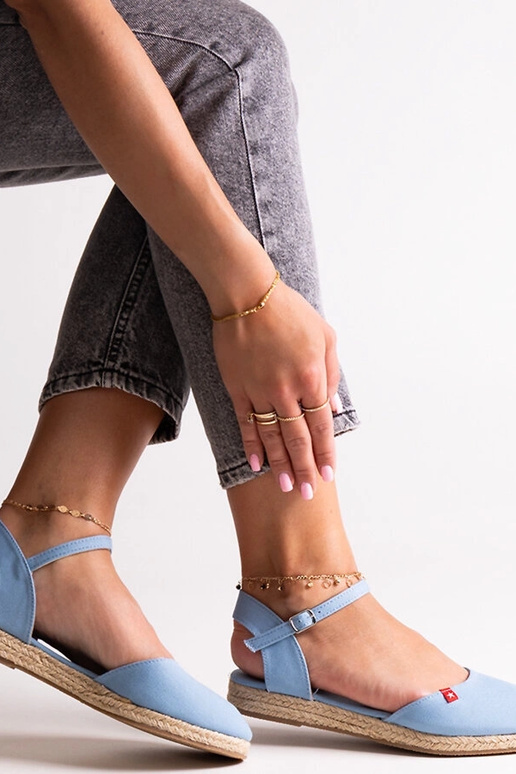 Blaue Espadrilles mit offenem...