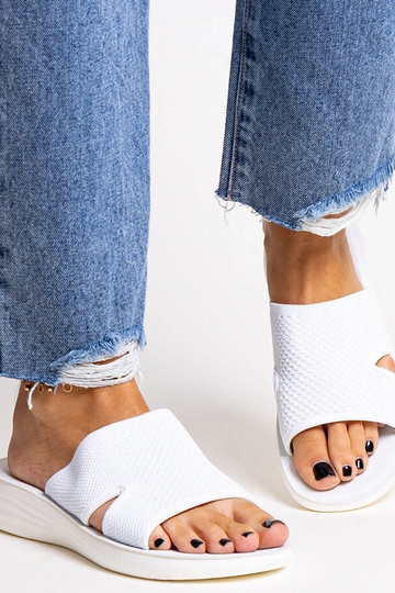Weiße Flip-Flops mit...