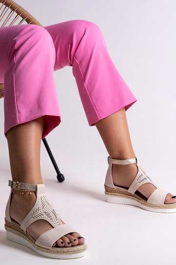 Beige Sandalen mit niedrigem Keilabsatz Tiuma 2