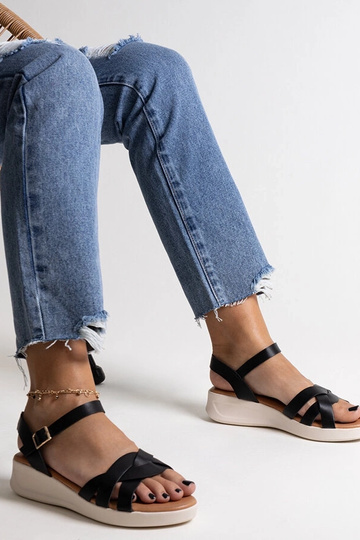 Khalida – Schwarze Sandalen mit niedrigem Keilabsatz 2