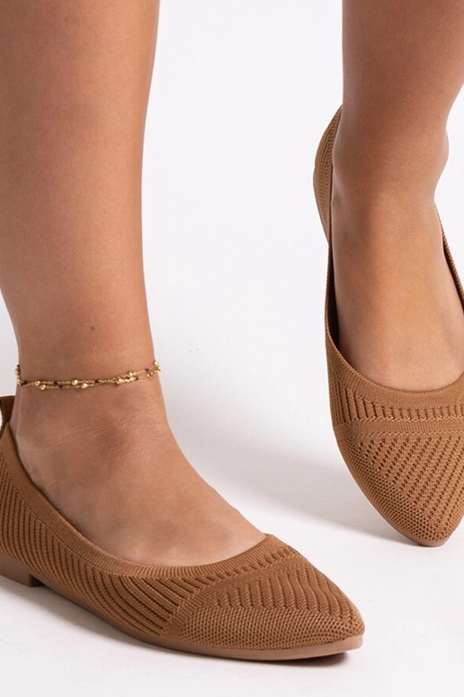 Karamellfarbene Ballerinas aus... Karamellfarbene Ballerinas aus...