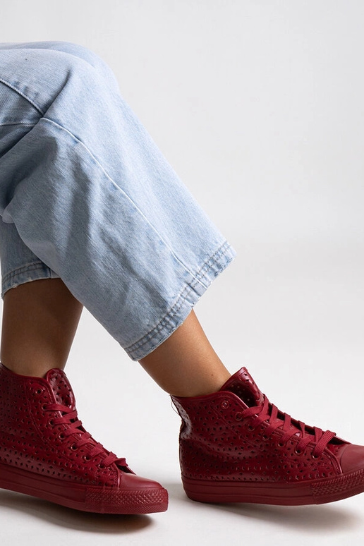 Rote High-Top-Sneakers mit Lochmuster...