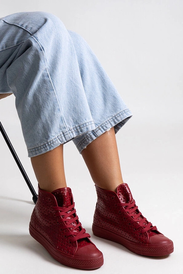 Rote High-Top-Sneakers mit Lochmuster Madala 2