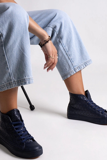 Marineblaue High-Top-Sneakers mit Durchbruchmuster Madala