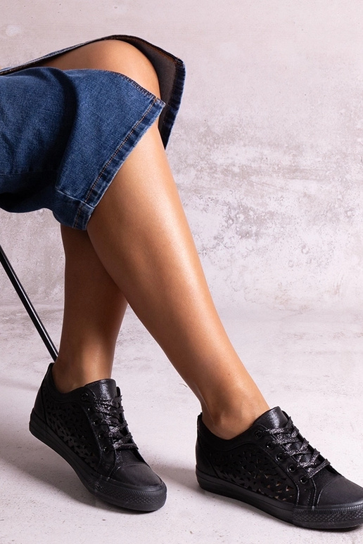 Schwarze Safune-Sneakers mit Lochmuster