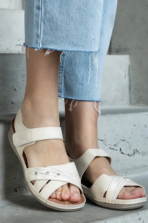 Beigefarbene Plateausandalen „Nural“