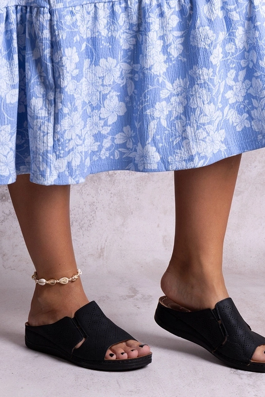 Schwarze perforierte Marouna-Flip-Flops