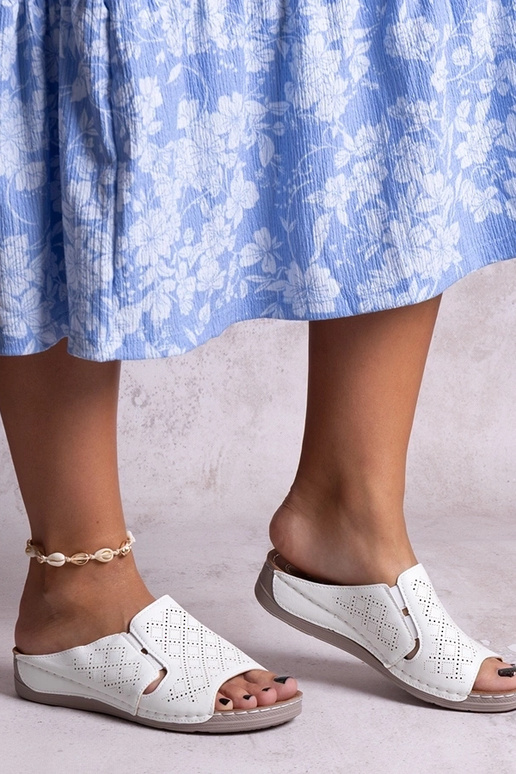 Marouna weiße perforierte Flip-Flops