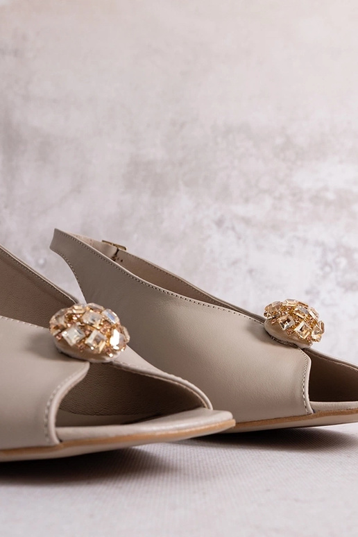 Beige Leder-Sandalen mit Blockabsatz...