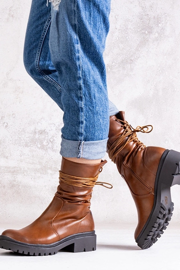 Braune Stiefel aus Ökoleder...