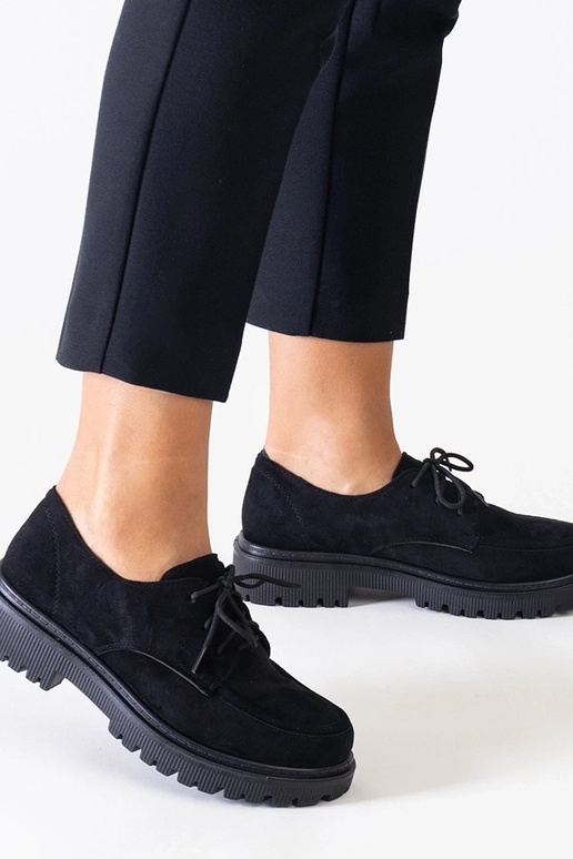 Schwarze Freizeitschuhe mit Schnürung... Schwarze Freizeitschuhe mit Schnürung...