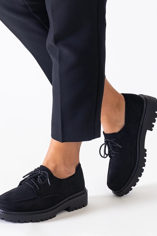 Schwarze Freizeitschuhe mit Schnürung... Schwarze Freizeitschuhe mit Schnürung...