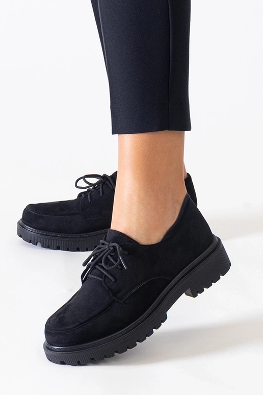 Schwarze Freizeitschuhe mit Schnürung... Schwarze Freizeitschuhe mit Schnürung...
