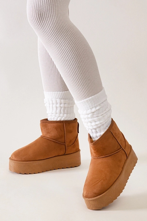 Braune lässige Schneestiefel auf...