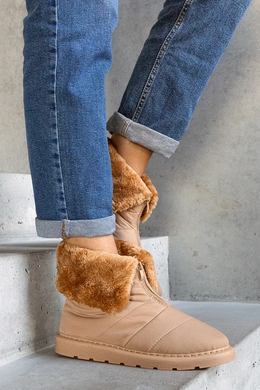 Beige isolierte Schneestiefel mit...