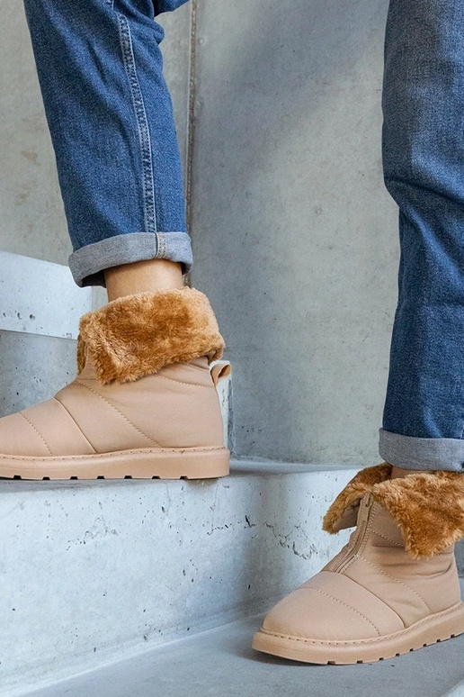 Beige isolierte Schneestiefel mit...