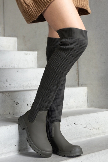 Grüne Stiefel aus mattem... 2