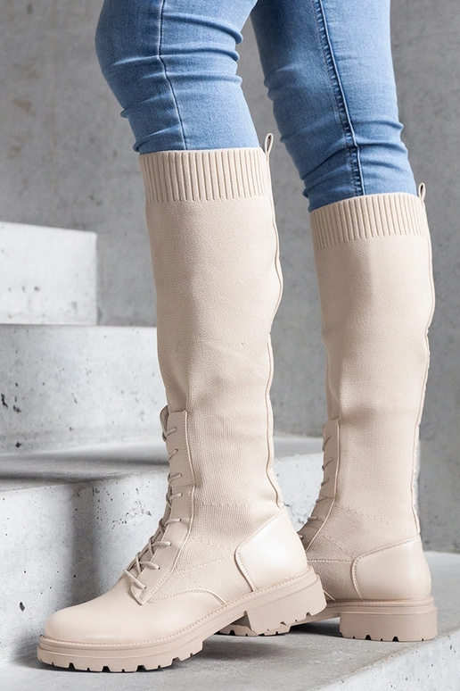 Beige Schlupfstiefel mit flexiblem...
