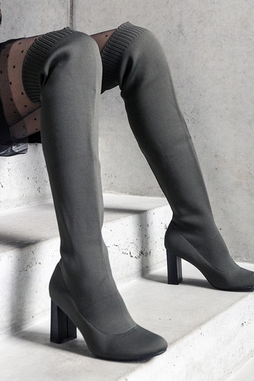 Grüne Schlupfstiefelette...