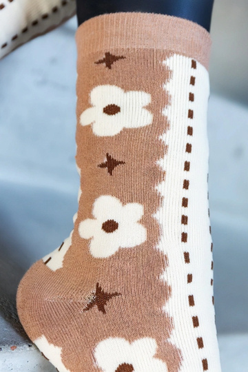 Schwarz-weiße warme Socken Sella 2