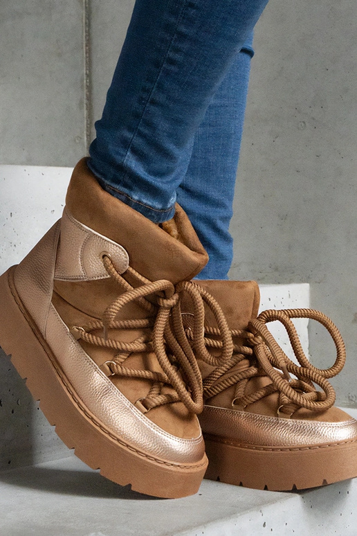 Braune, pelzgefütterte...