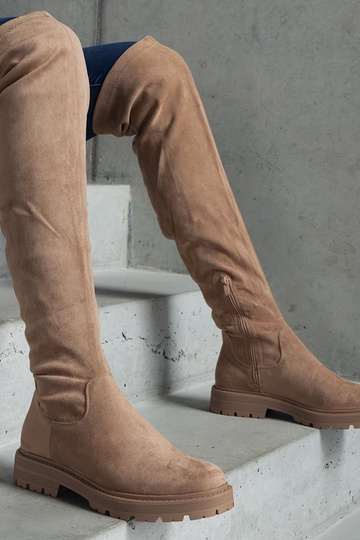 Braune lange Stiefel mit... 2