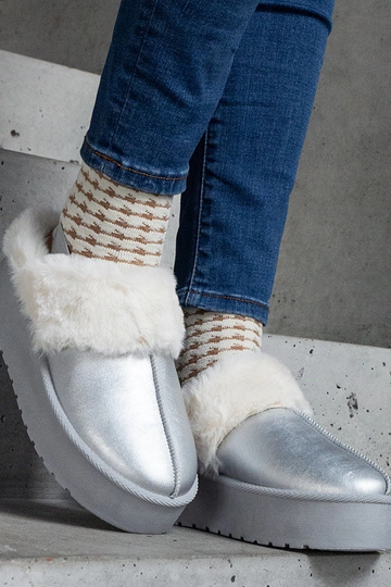 Silberne Plateau-Slipper... 2