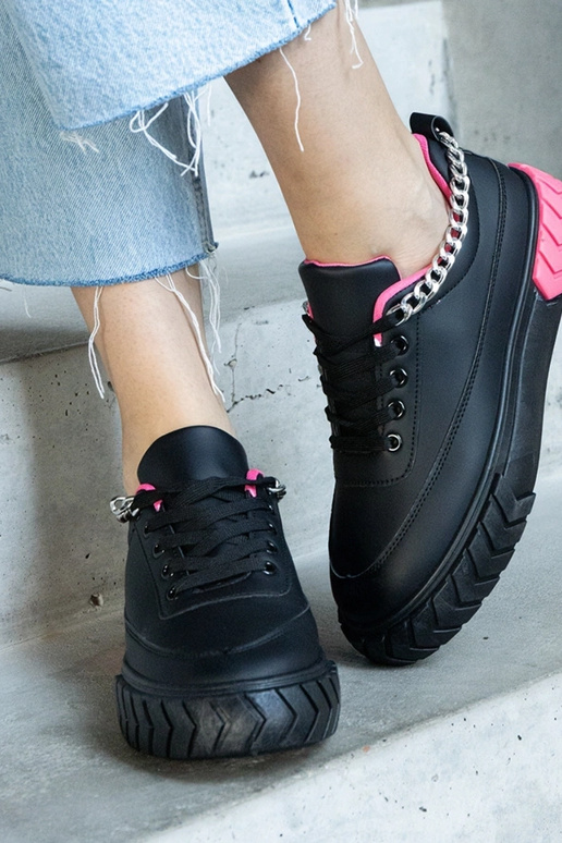 Schwarze Sneaker mit Kette Thilda