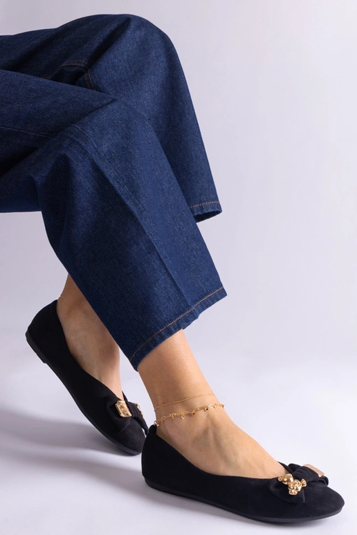 Schwarze Ballerinas mit Schleife und...