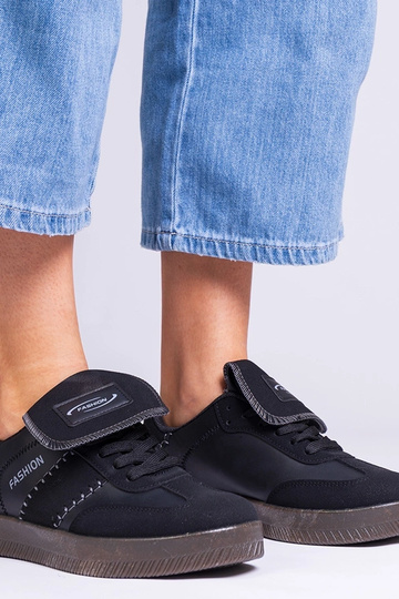 Schwarze Damen-Sneaker mit Nähten Puente