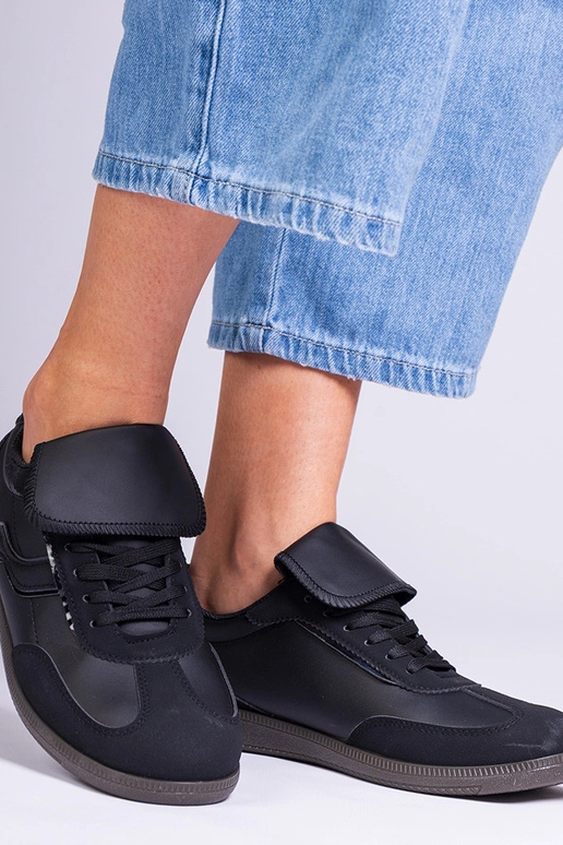 Schwarze flache Damen-Sneaker mit...