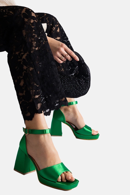 Grüne Satin-Sandalen mit dickem...