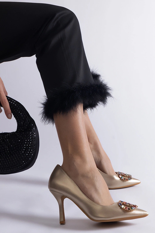 Goldene Pumps mit bunten Zirkonen...