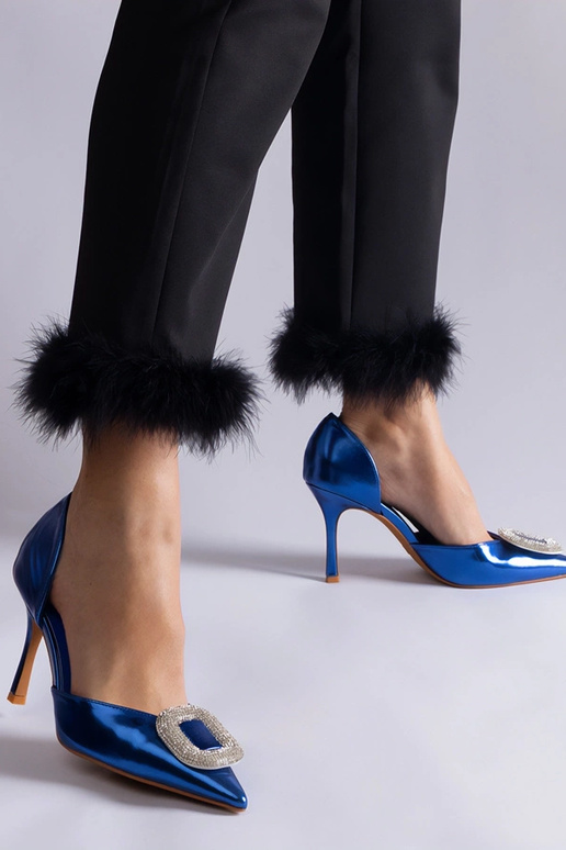 Blaue High Heels verziert mit...