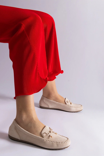 Beige Wildledermokassins mit Schleife Treja
