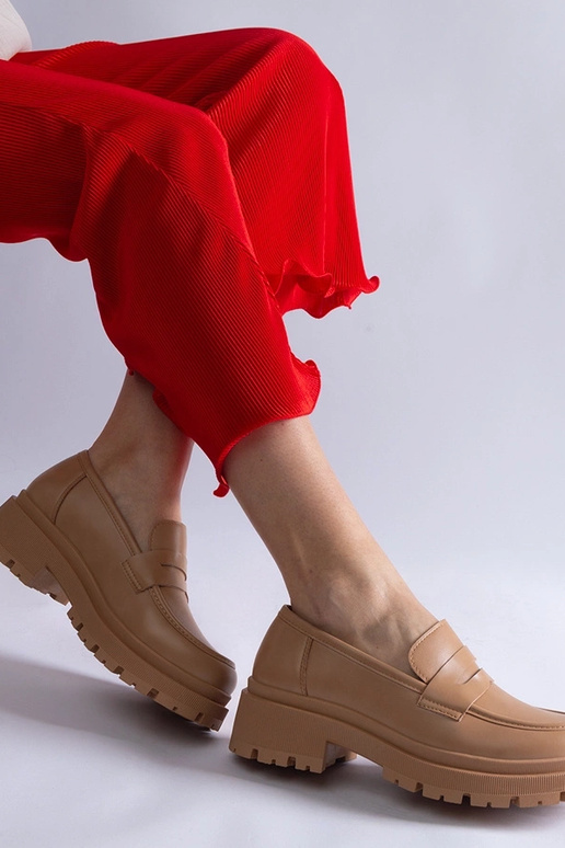 Dunkelbeige Mokassins aus Ökoleder... Dunkelbeige Mokassins aus Ökoleder...