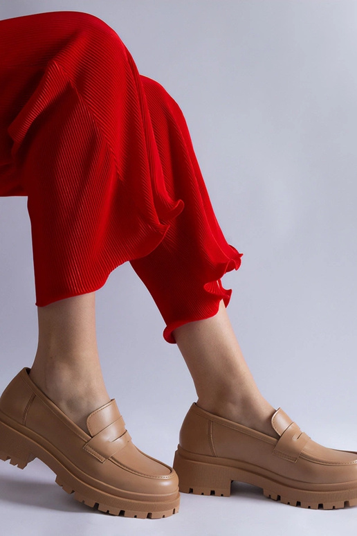 Dunkelbeige Mokassins aus Ökoleder... Dunkelbeige Mokassins aus Ökoleder...