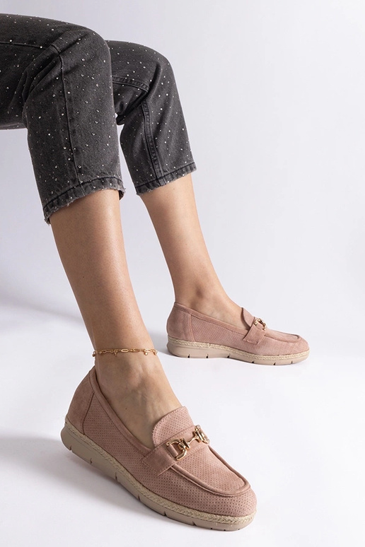 Cremefarbene Damen Schuhe aus... Cremefarbene Damen Schuhe aus...
