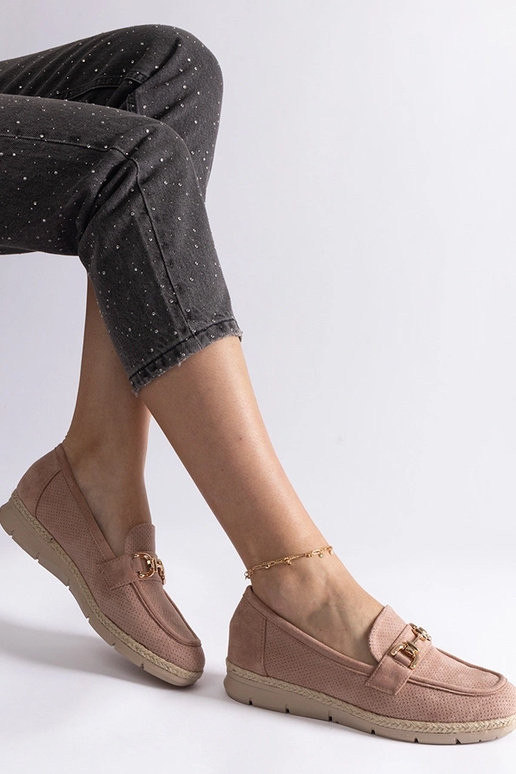Cremefarbene Damen Schuhe aus... Cremefarbene Damen Schuhe aus...