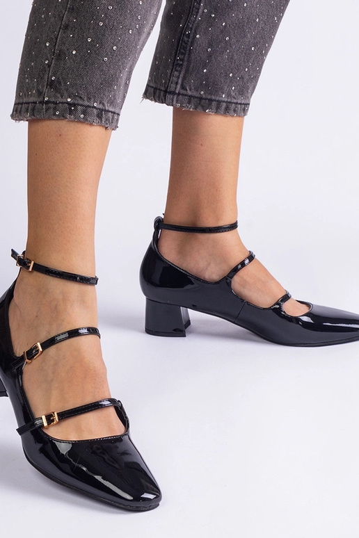 Schwarze Lackpumps mit Herman-Riemchen