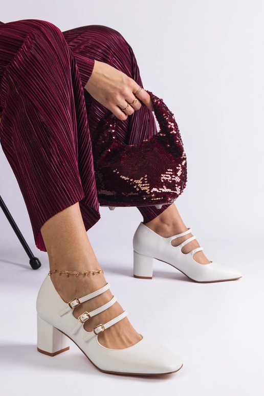 Weiße Pumps mit Blockabsatz und...