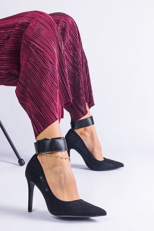 Schwarze High Heel Pumps aus...