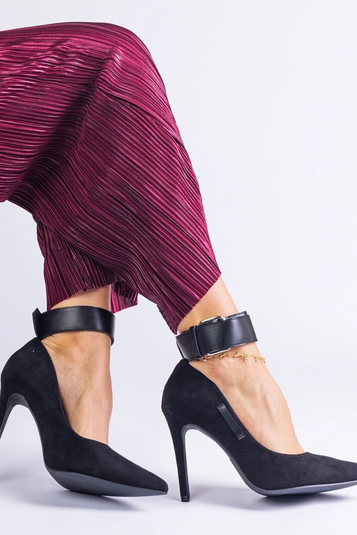 Schwarze High Heel Pumps aus...